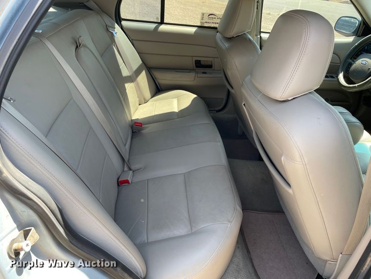 image for item DJ5185 2007 Ford Crown Victoria