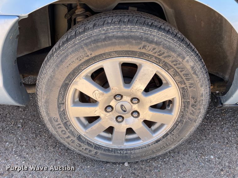 image for item DJ5185 2007 Ford Crown Victoria