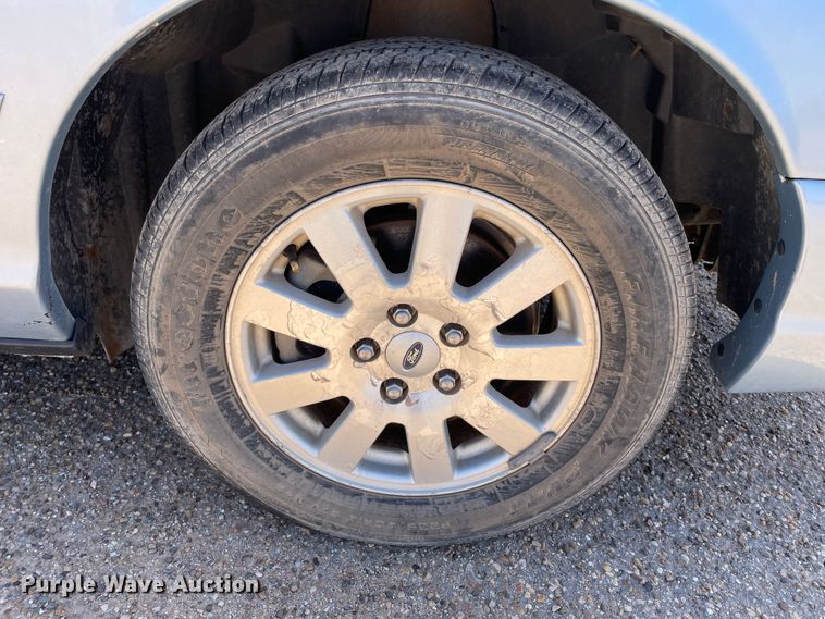 image for item DJ5185 2007 Ford Crown Victoria