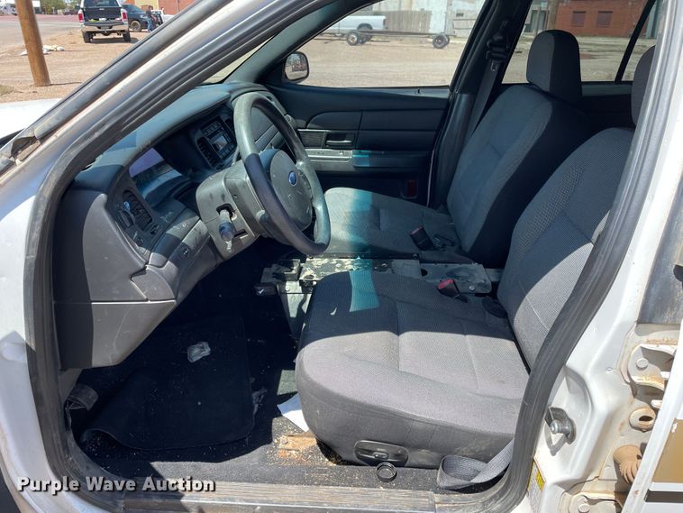 image for item DJ5186 2010 Ford Crown Victoria Police Interceptor