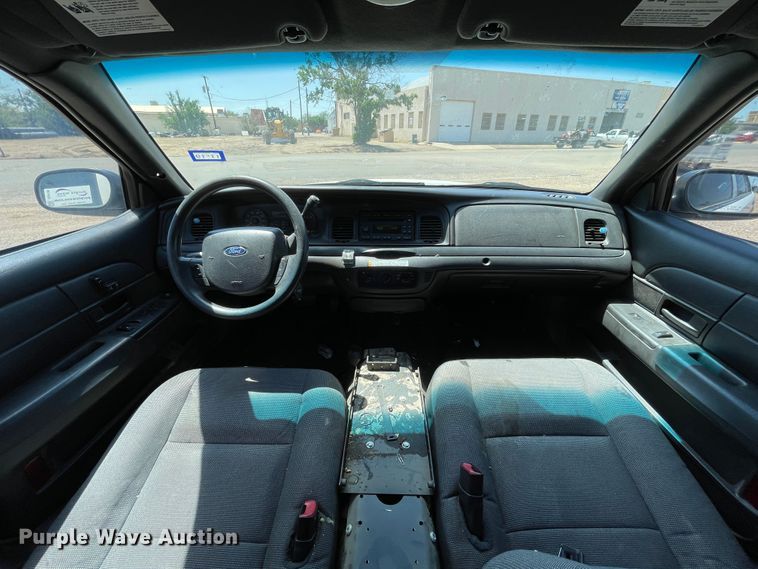 image for item DJ5186 2010 Ford Crown Victoria Police Interceptor