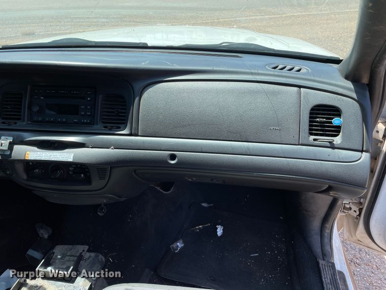 image for item DJ5186 2010 Ford Crown Victoria Police Interceptor