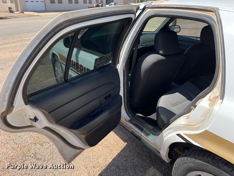 image for item DJ5186 2010 Ford Crown Victoria Police Interceptor