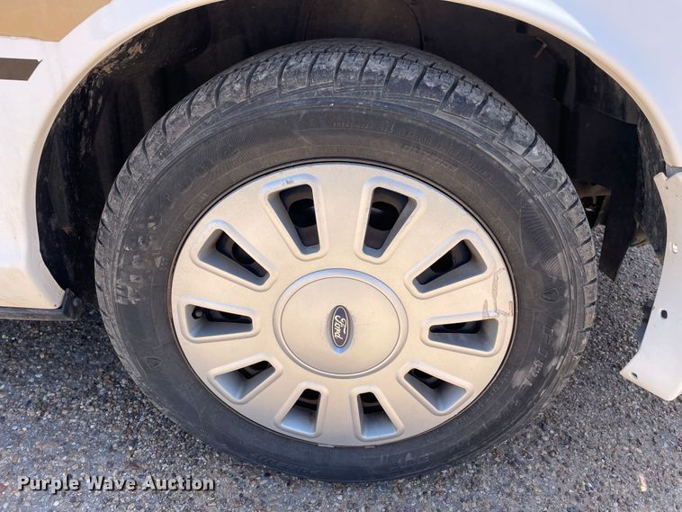 image for item DJ5186 2010 Ford Crown Victoria Police Interceptor