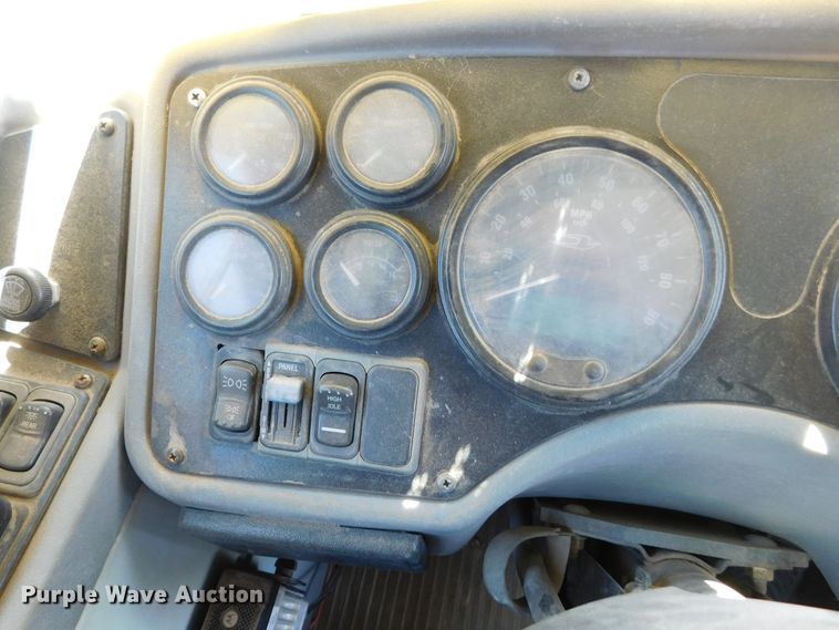 image for item DJ7666 2007 Blue Bird  school bus