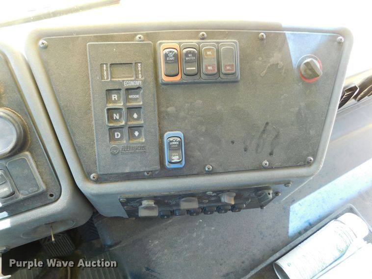 image for item DJ7666 2007 Blue Bird  school bus