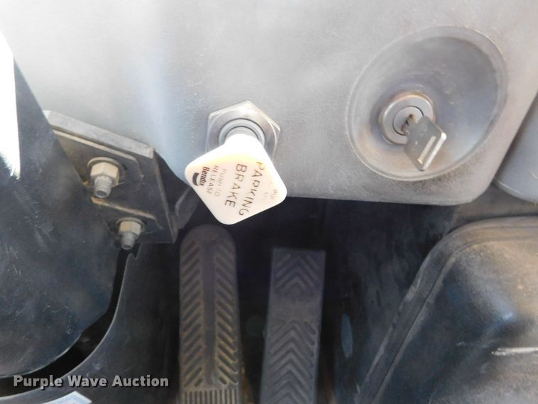 image for item DJ7666 2007 Blue Bird  school bus