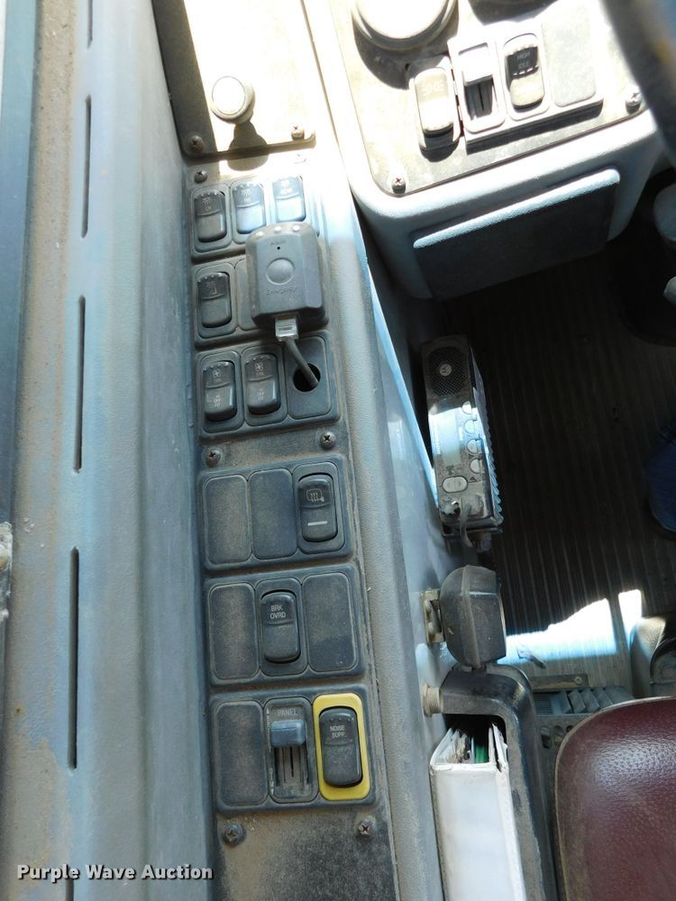 image for item DJ7666 2007 Blue Bird  school bus