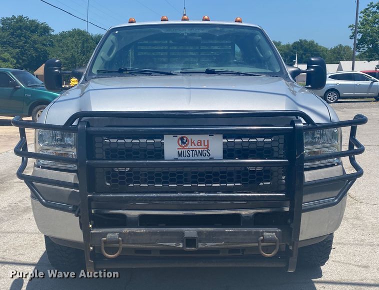 image for item DM4168 2005 Ford F350 Super Duty  SuperCab flatbed pickup truck