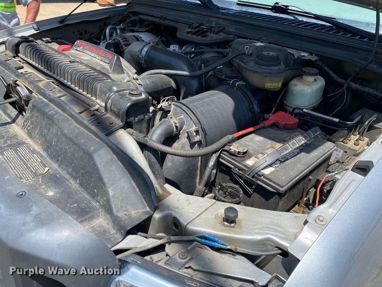 image for item DM4168 2005 Ford F350 Super Duty  SuperCab flatbed pickup truck