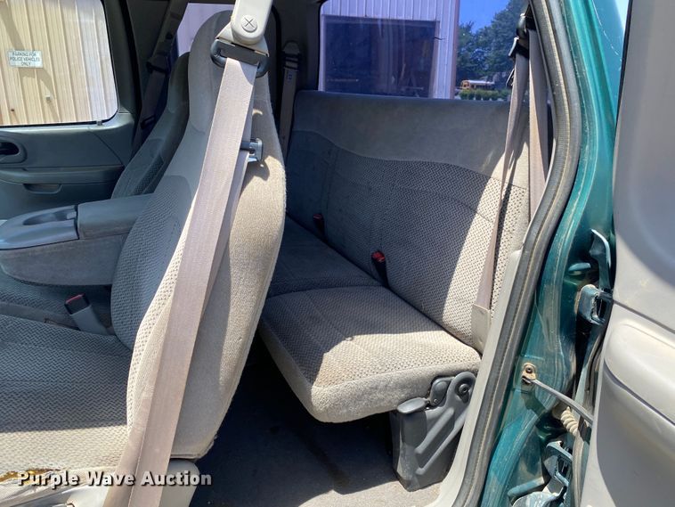 image for item DM4169 2000 Ford F150  SuperCab pickup truck