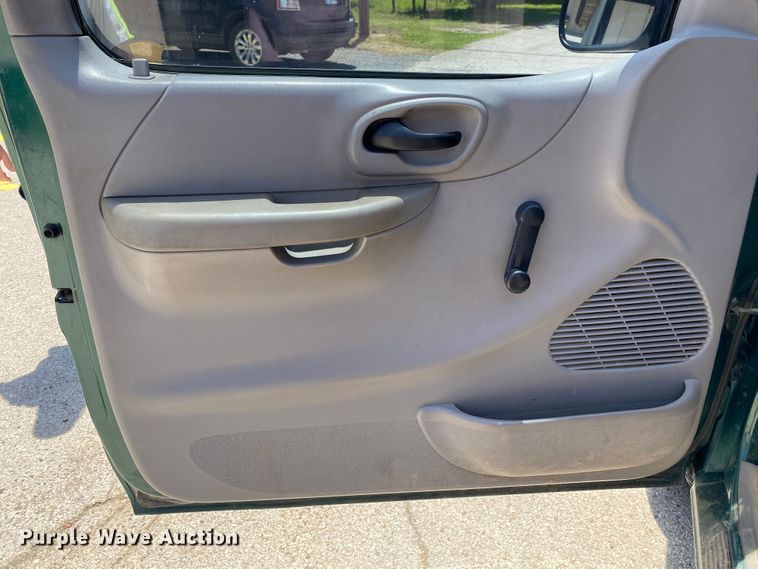 image for item DM4169 2000 Ford F150  SuperCab pickup truck