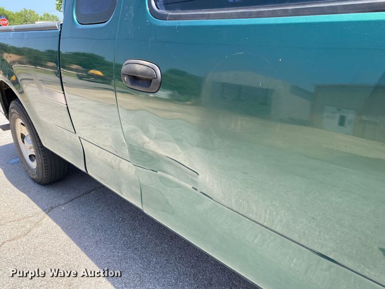 image for item DM4169 2000 Ford F150  SuperCab pickup truck