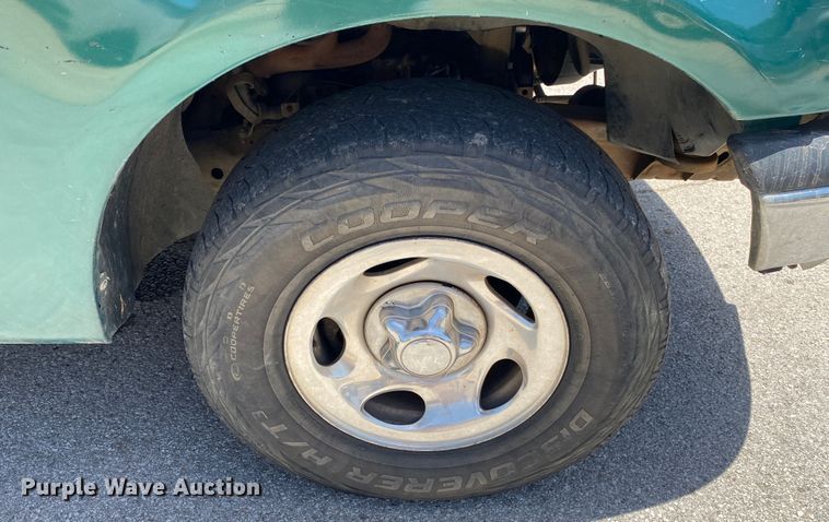 image for item DM4169 2000 Ford F150  SuperCab pickup truck