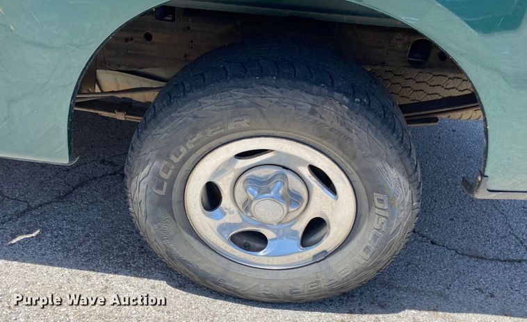 image for item DM4169 2000 Ford F150  SuperCab pickup truck