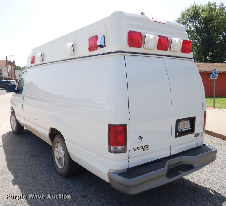 image for item DN0401 1998 Ford E250  ambulance