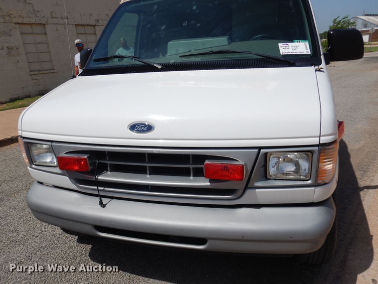 image for item DN0401 1998 Ford E250  ambulance