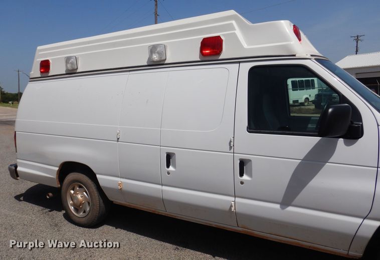 image for item DN0401 1998 Ford E250  ambulance