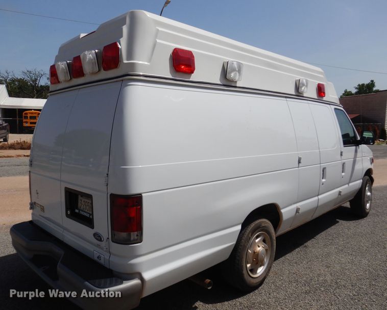image for item DN0401 1998 Ford E250  ambulance