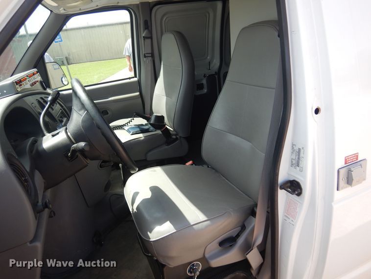 image for item DN0401 1998 Ford E250  ambulance