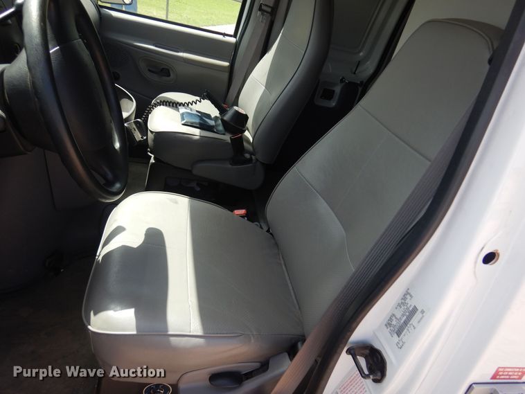 image for item DN0401 1998 Ford E250  ambulance