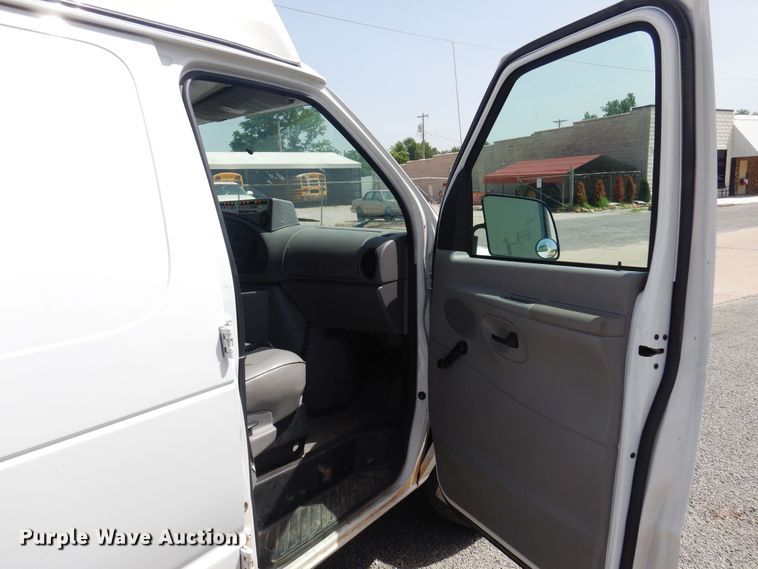 image for item DN0401 1998 Ford E250  ambulance