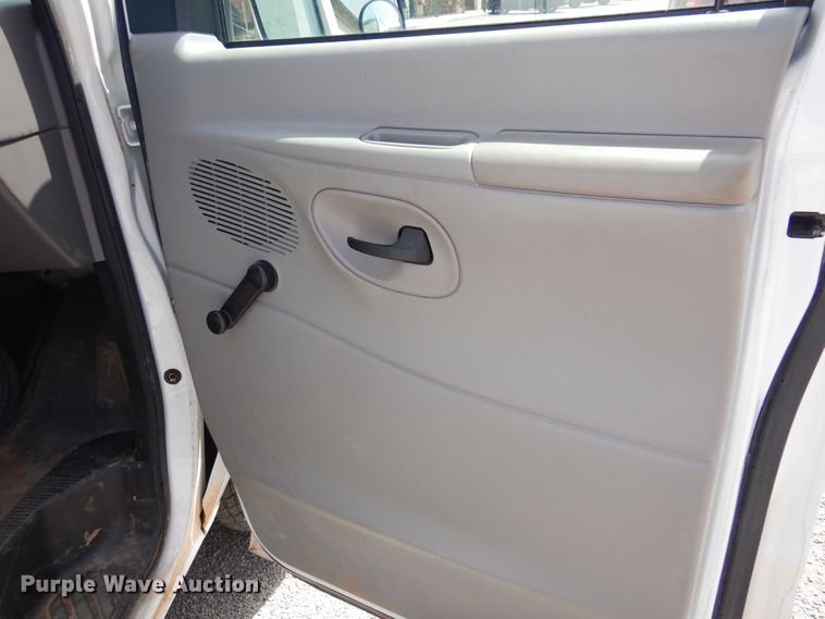 image for item DN0401 1998 Ford E250  ambulance