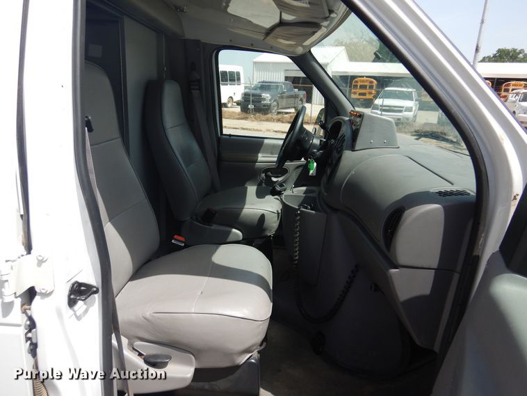 image for item DN0401 1998 Ford E250  ambulance