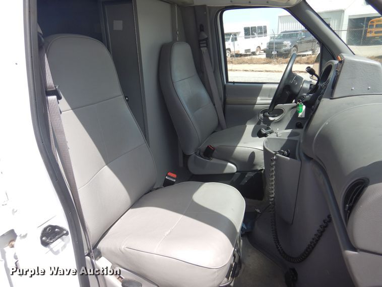 image for item DN0401 1998 Ford E250  ambulance