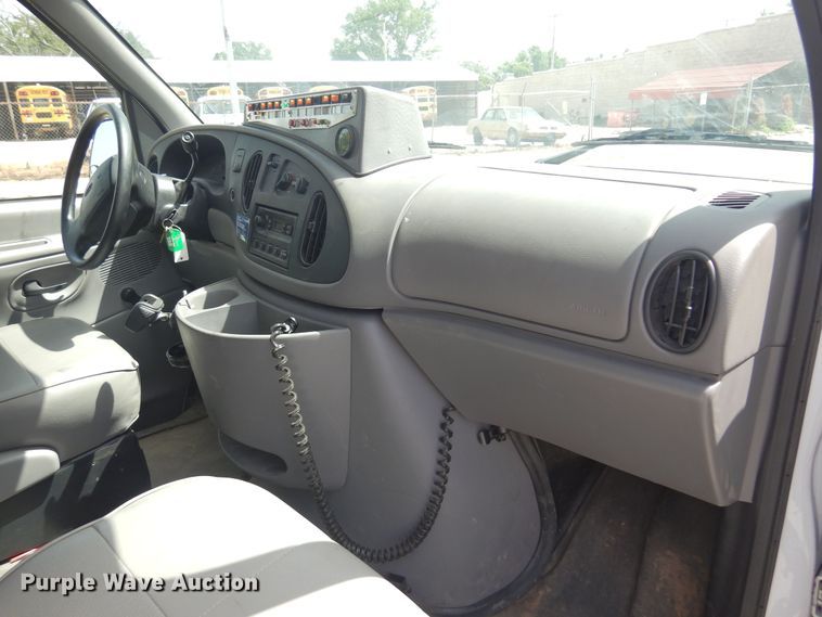 image for item DN0401 1998 Ford E250  ambulance