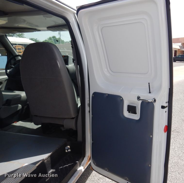 image for item DN0401 1998 Ford E250  ambulance