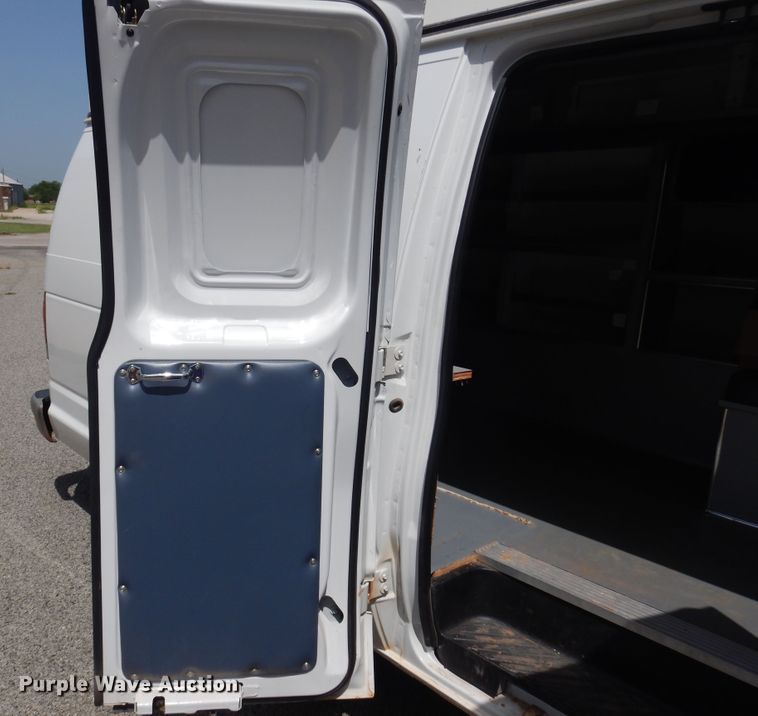 image for item DN0401 1998 Ford E250  ambulance