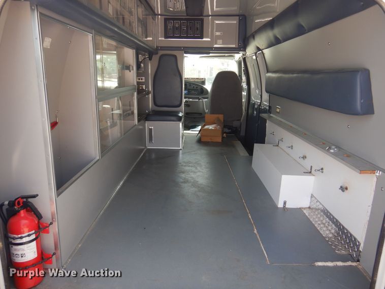 image for item DN0401 1998 Ford E250  ambulance