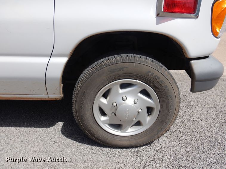 image for item DN0401 1998 Ford E250  ambulance