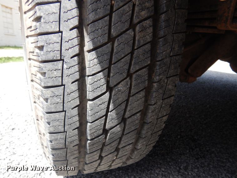 image for item DN0401 1998 Ford E250  ambulance