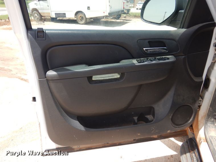 image for item DN0407 2011 Chevrolet Suburban  SUV