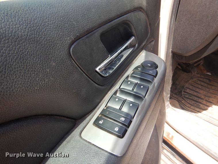 image for item DN0407 2011 Chevrolet Suburban  SUV