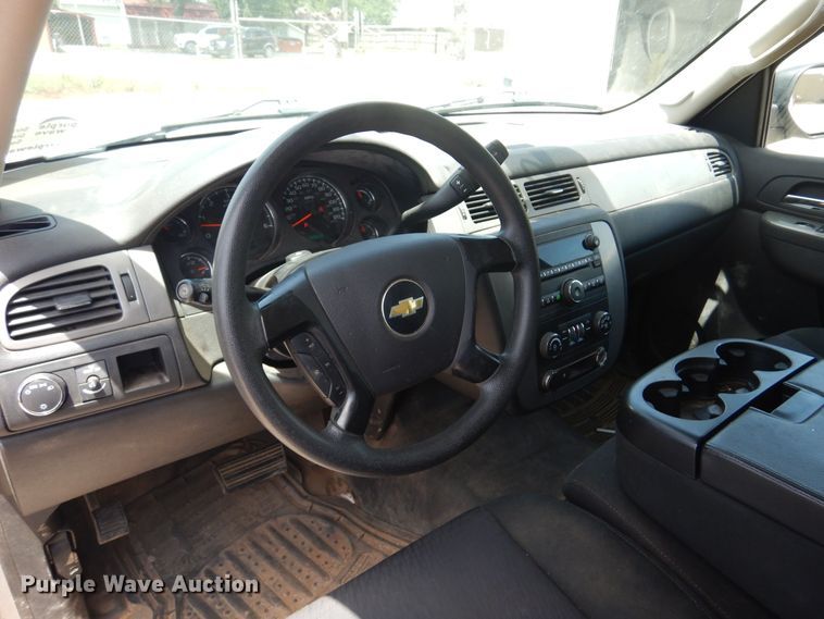 image for item DN0407 2011 Chevrolet Suburban  SUV