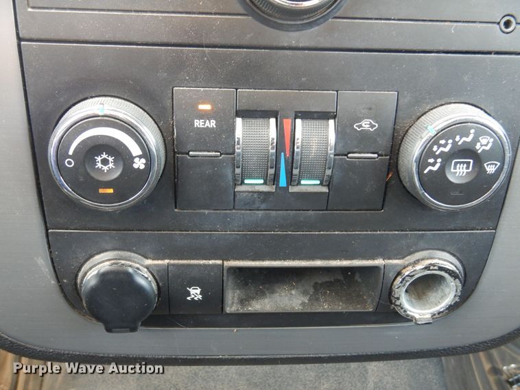 image for item DN0407 2011 Chevrolet Suburban  SUV