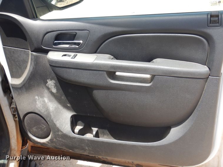 image for item DN0407 2011 Chevrolet Suburban  SUV