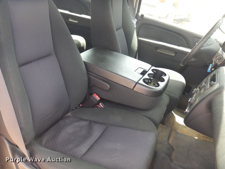 image for item DN0407 2011 Chevrolet Suburban  SUV