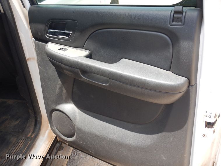 image for item DN0407 2011 Chevrolet Suburban  SUV