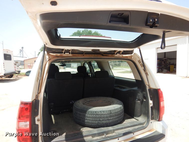 image for item DN0407 2011 Chevrolet Suburban  SUV