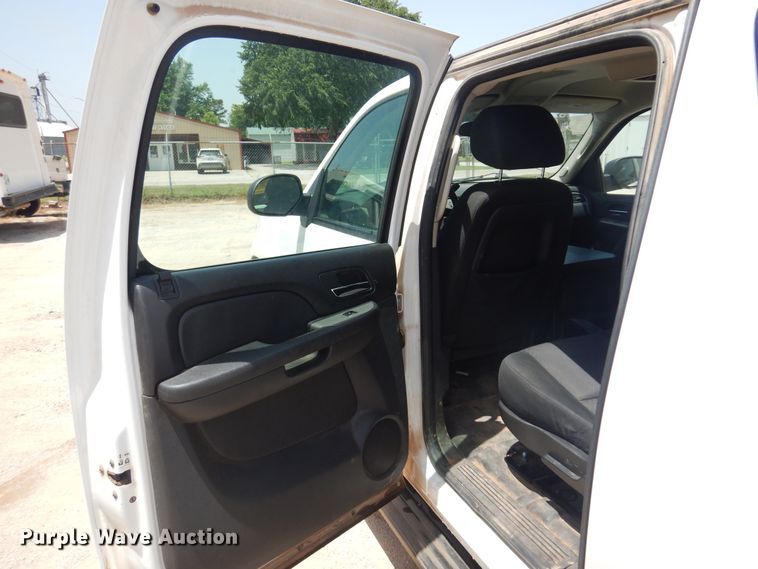 image for item DN0407 2011 Chevrolet Suburban  SUV