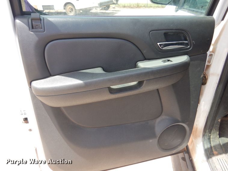 image for item DN0407 2011 Chevrolet Suburban  SUV