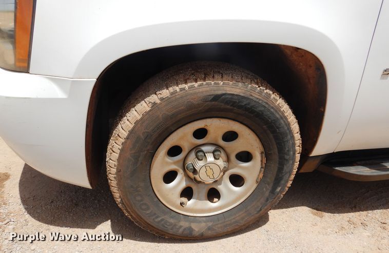 image for item DN0407 2011 Chevrolet Suburban  SUV