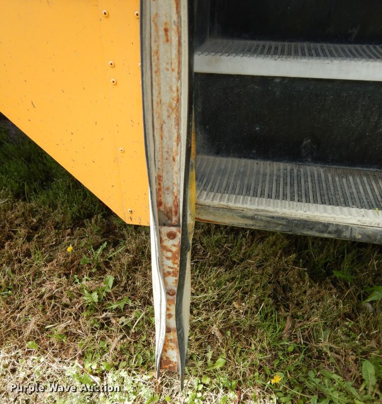 image for item DN1614 2004 Thomas  school bus