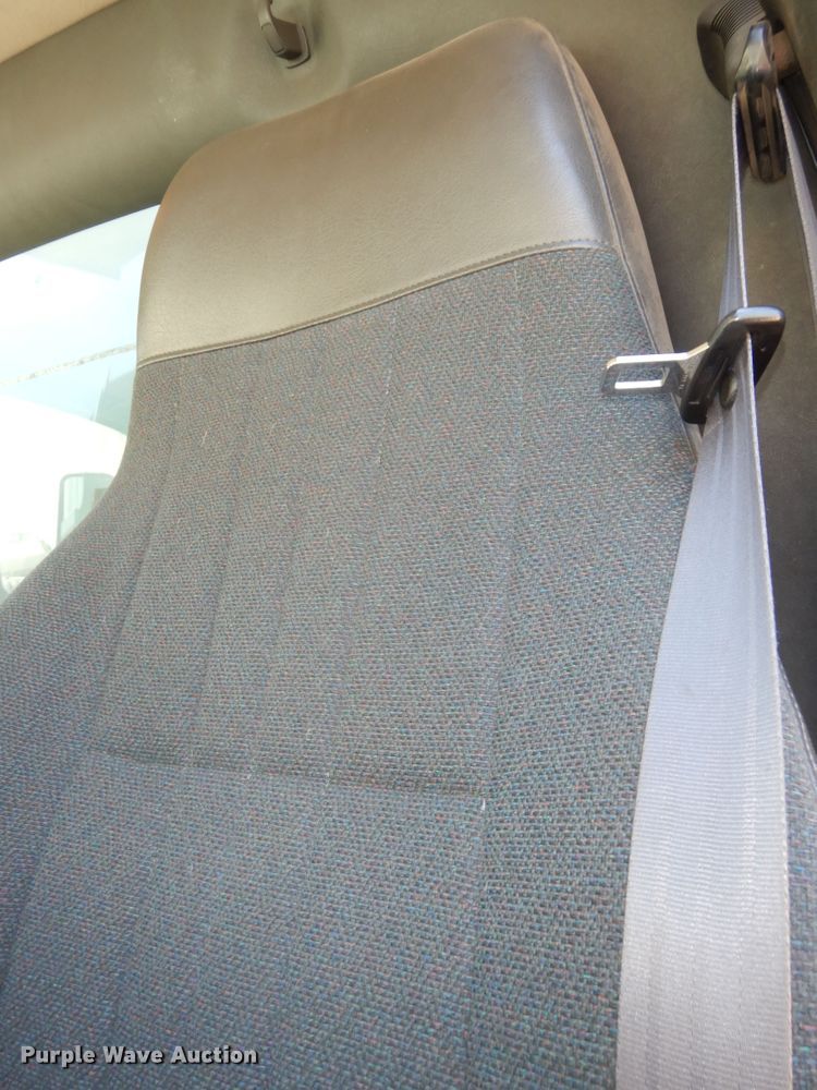 image for item DN1615 2007 GMC C7500  dump truck