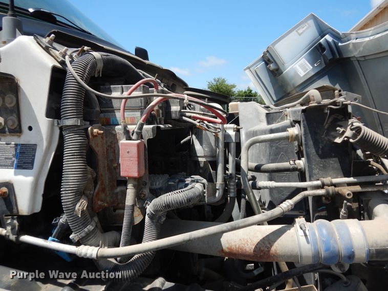 image for item DN1615 2007 GMC C7500  dump truck