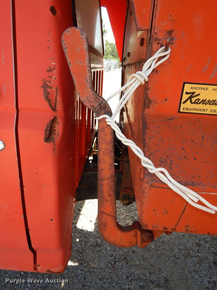 image for item DN1616 1991 Ford F450 Super Duty  dump truck